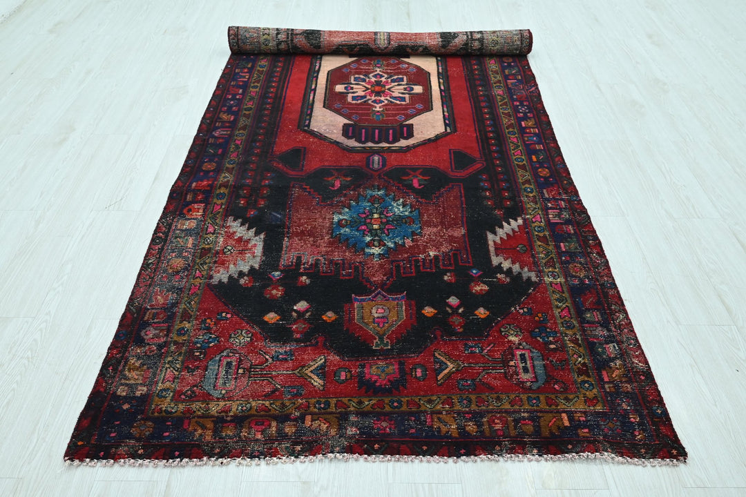 red Runner rug 4' 4" x 11' 3"