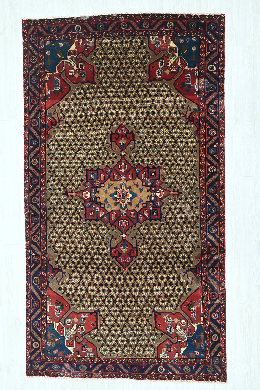 brown Medium rug 4' 7" x 8' 8"