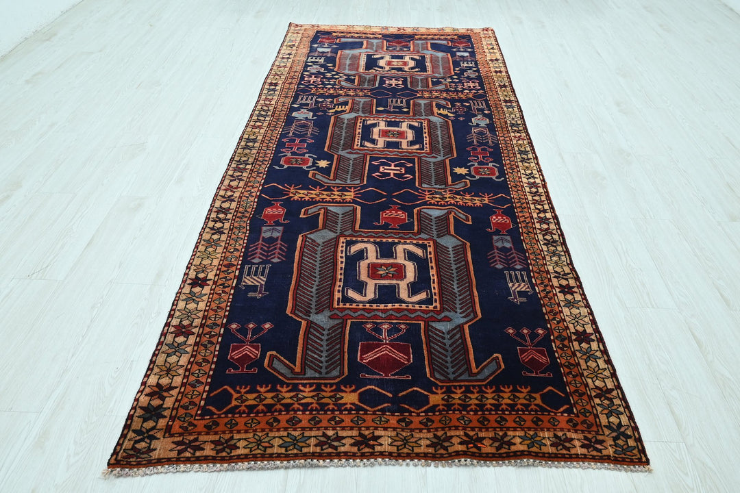 blue Medium rug 4' 0" x 9' 5"