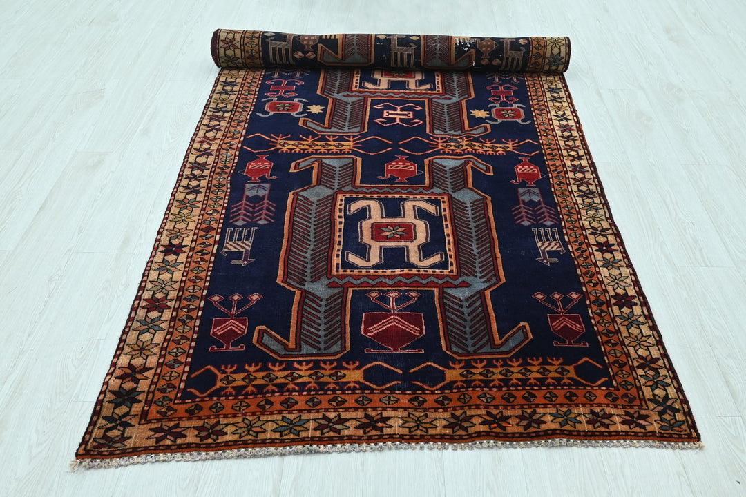 blue Medium rug 4' 0" x 9' 5"