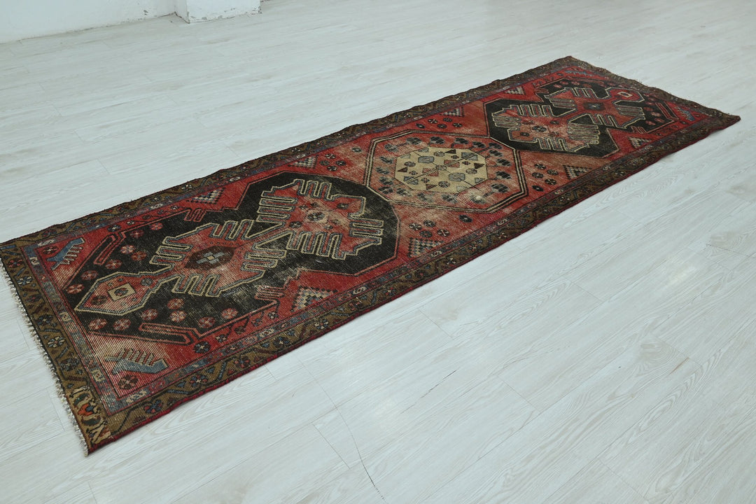 red Runner rug 3' 2" x 9' 8"