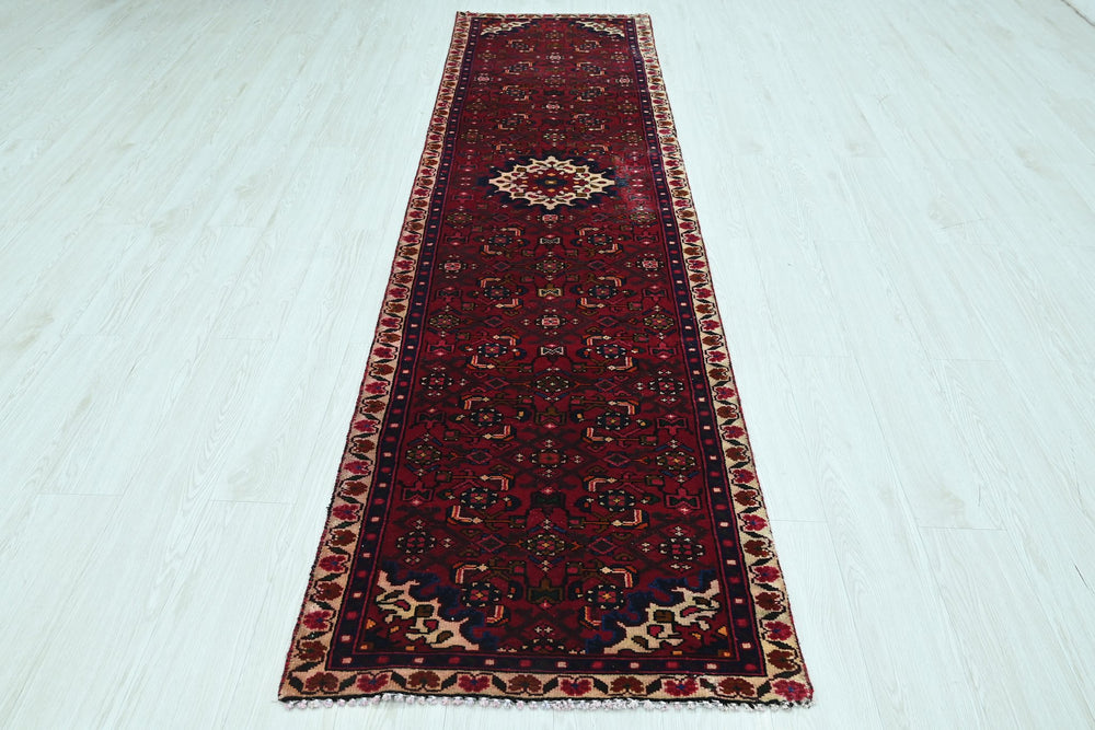 red Runner rug 2' 5" x 9' 6"