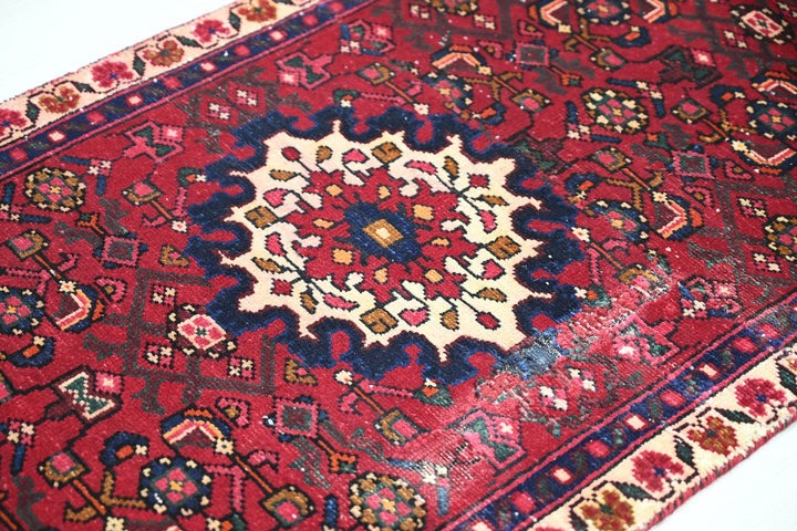 red Runner rug 2' 5" x 9' 6"