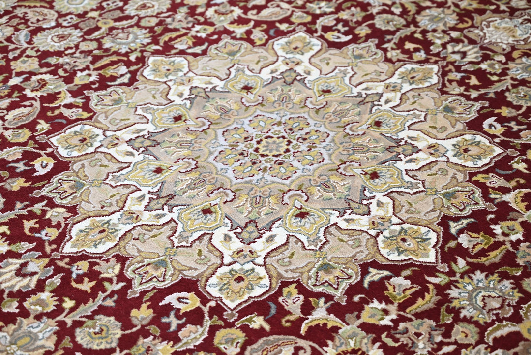 red Oversized rug 8' 11" x 11' 10"