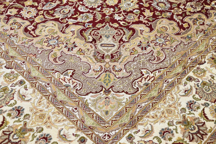 red Oversized rug 8' 11" x 11' 10"
