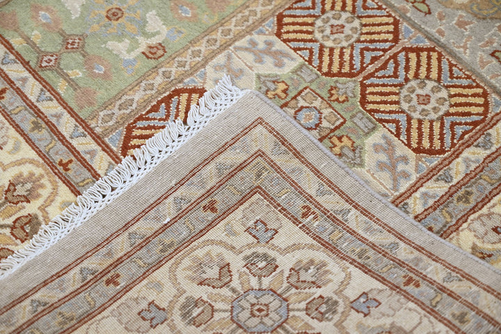 white Large rug 8' 0" x 10' 3"
