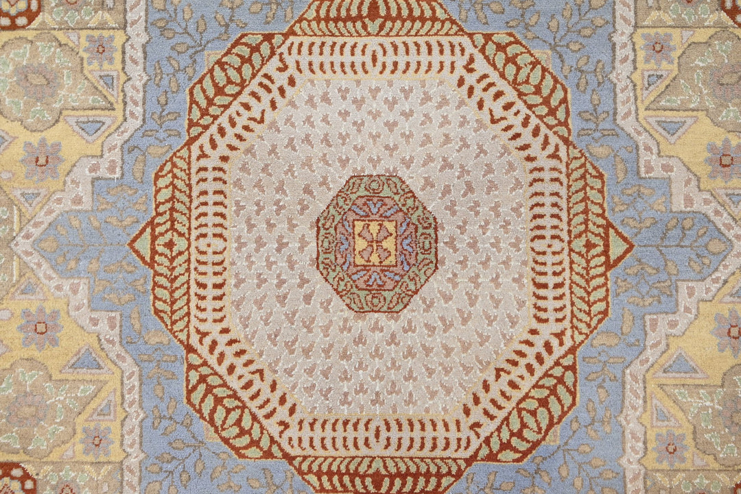 white Large rug 8' 0" x 10' 3"