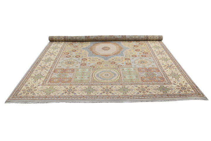 white Large rug 8' 0" x 10' 3"