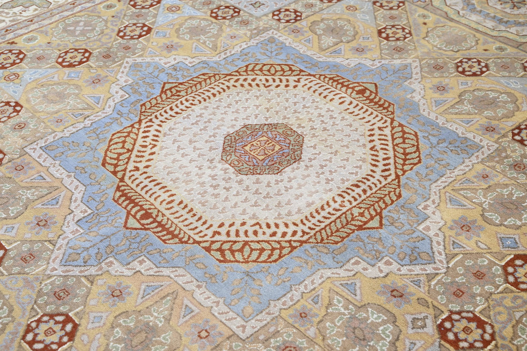 white Large rug 7' 10" x 10' 5"