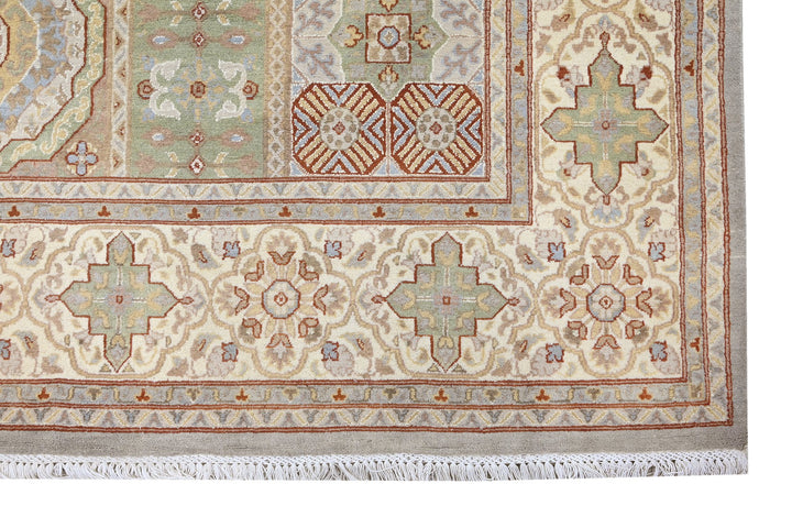white Large rug 7' 10" x 10' 5"