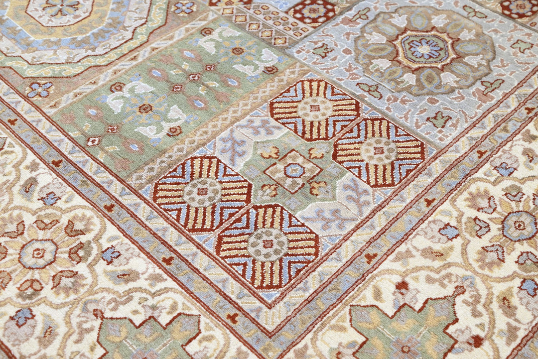 white Large rug 7' 10" x 10' 5"