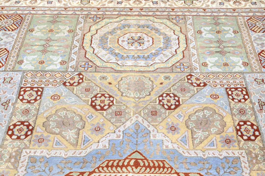 white Large rug 7' 10" x 10' 5"