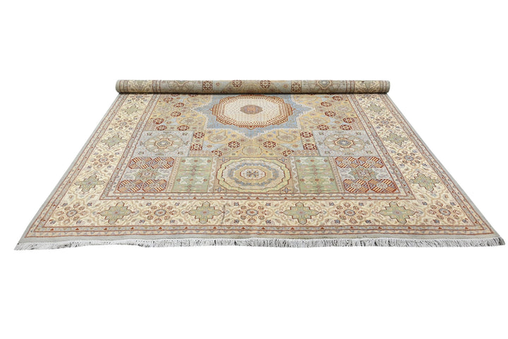 white Large rug 7' 10" x 10' 5"