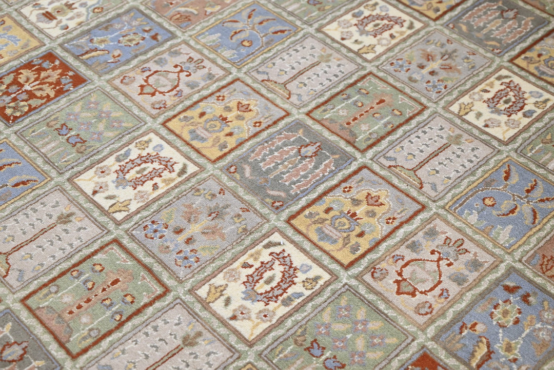 white Large rug 8' 1" x 10' 1"
