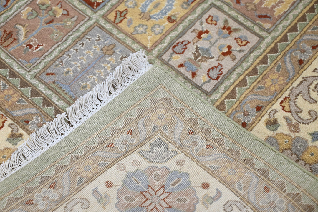 white Large rug 8' 1" x 10' 1"