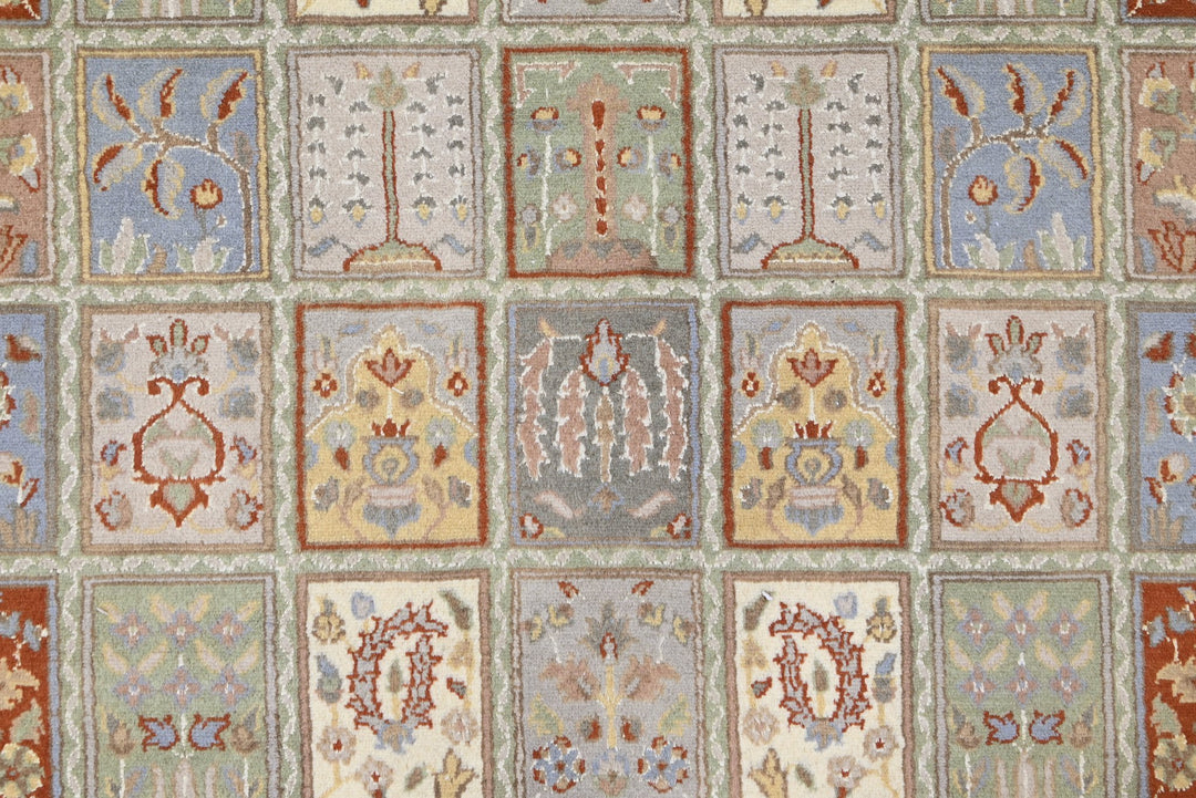 white Large rug 8' 1" x 10' 1"