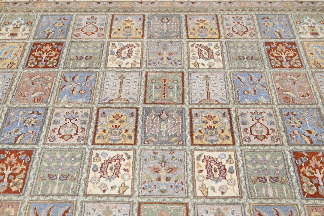 white Large rug 8' 1" x 10' 1"