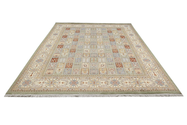 white Large rug 8' 1" x 10' 1"