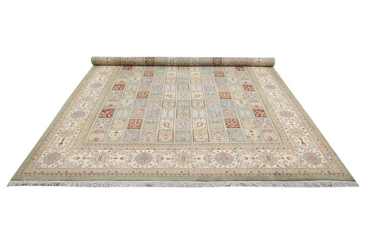 white Large rug 8' 1" x 10' 1"
