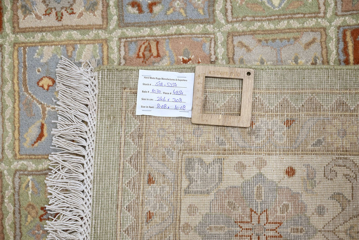 white Large rug 8' 1" x 10' 1"