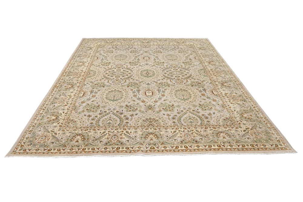 gray Large rug 8' 1" x 10' 3"