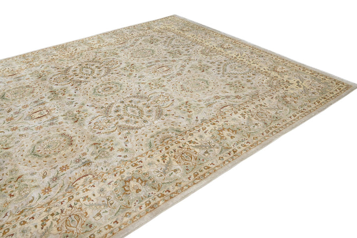 gray Large rug 8' 1" x 10' 3"
