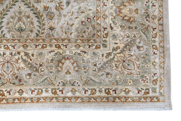 gray Large rug 8' 1" x 10' 3"