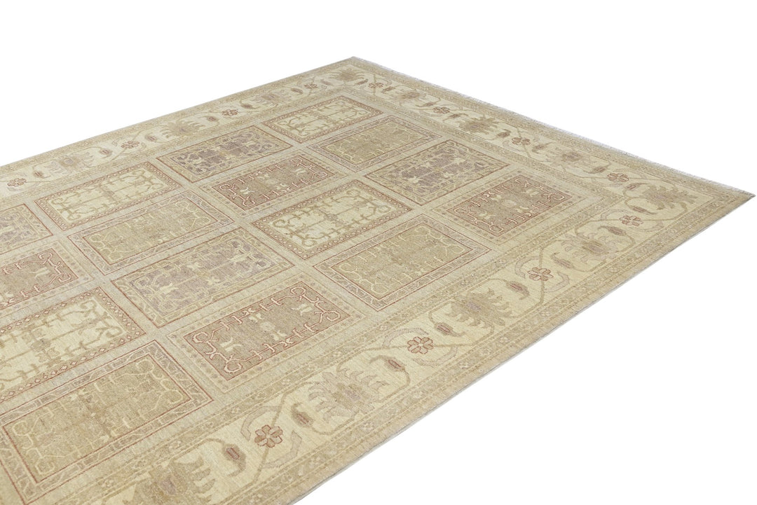 brown Large rug 6' 6" x 9' 8"