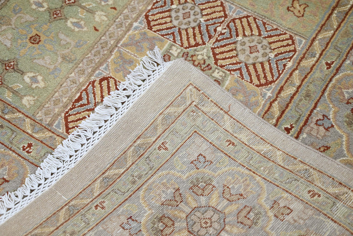 brown Large rug 7' 10" x 10' 0"
