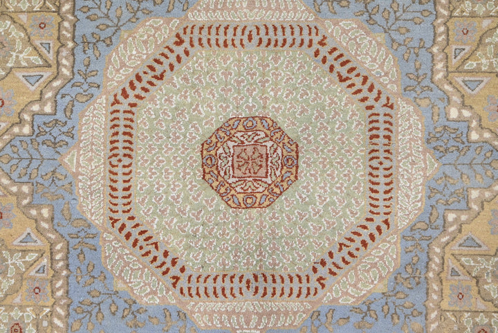 brown Large rug 7' 10" x 10' 0"