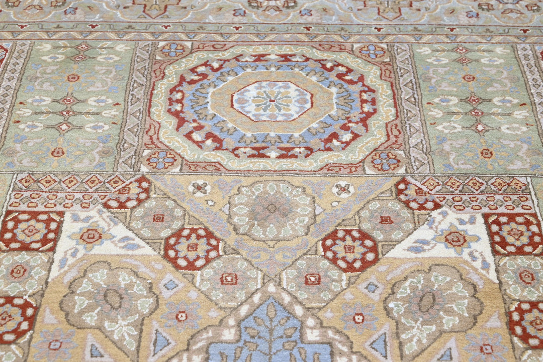 brown Large rug 7' 10" x 10' 0"
