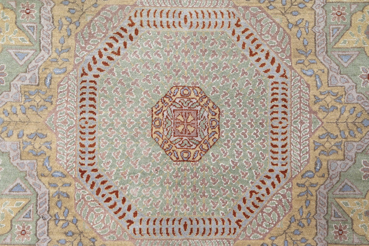 green Large rug 8' 0" x 10' 4"