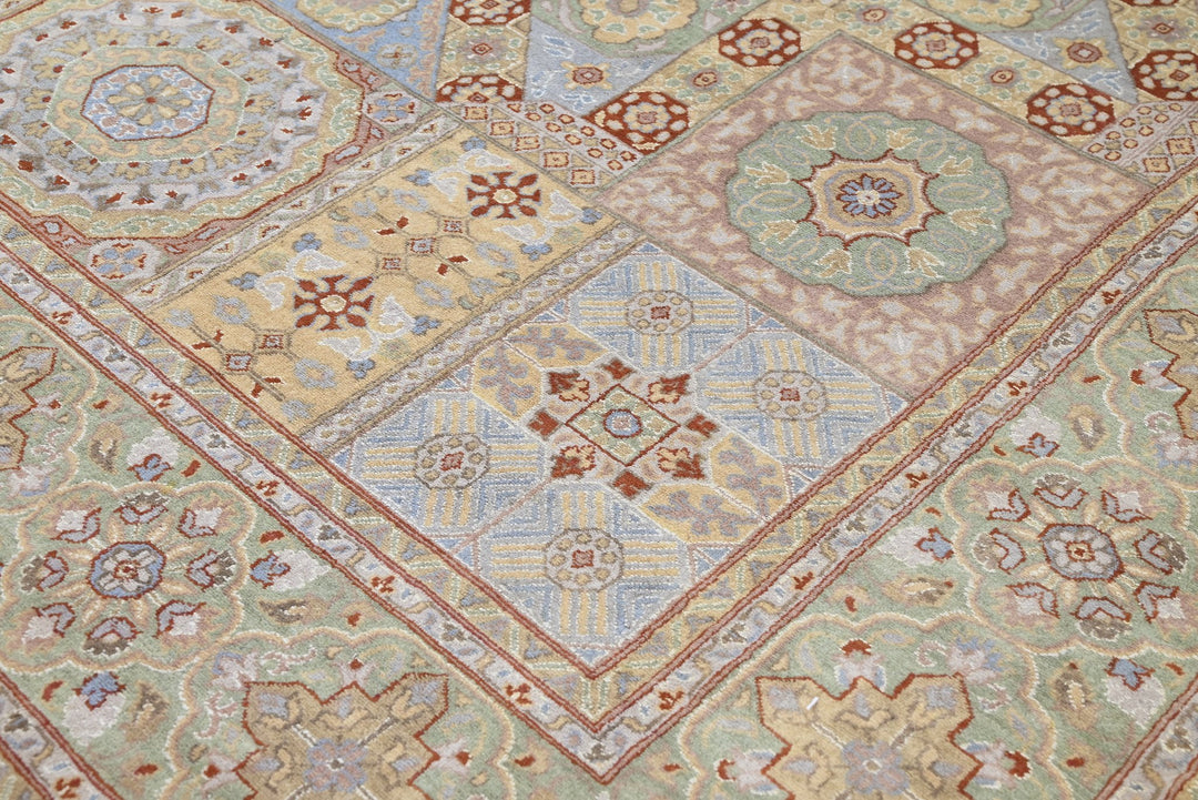 green Large rug 8' 0" x 10' 4"