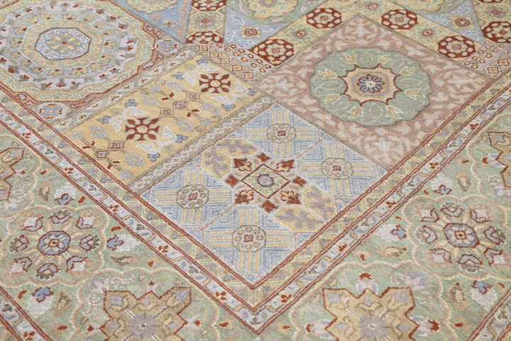green Large rug 8' 0" x 10' 4"