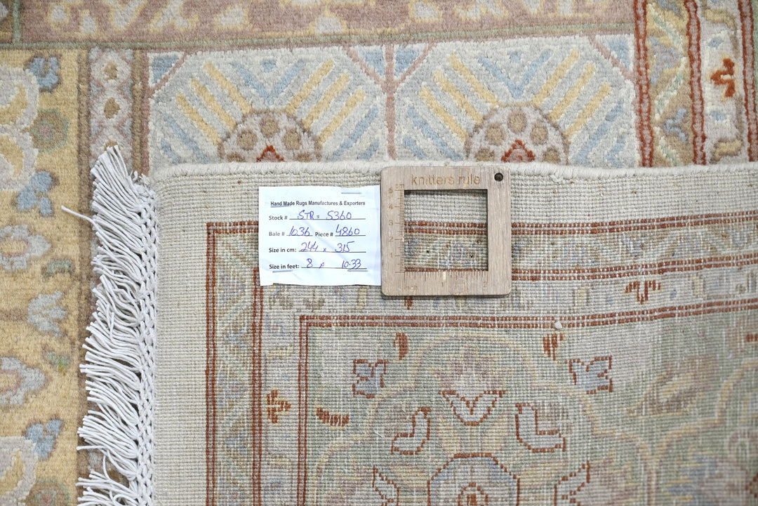 green Large rug 8' 0" x 10' 4"