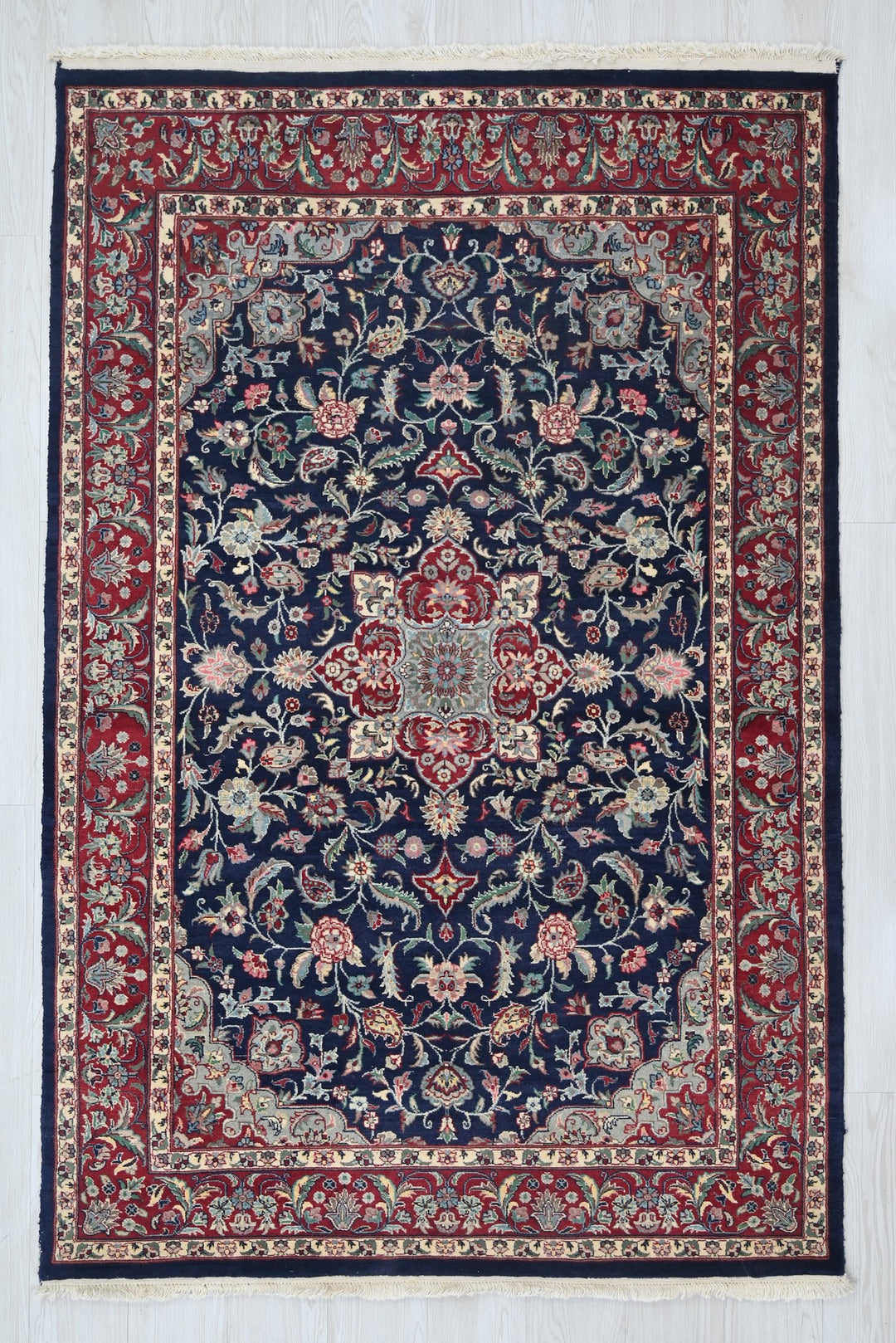 blue Accent rug 4' 0" x 6' 4"