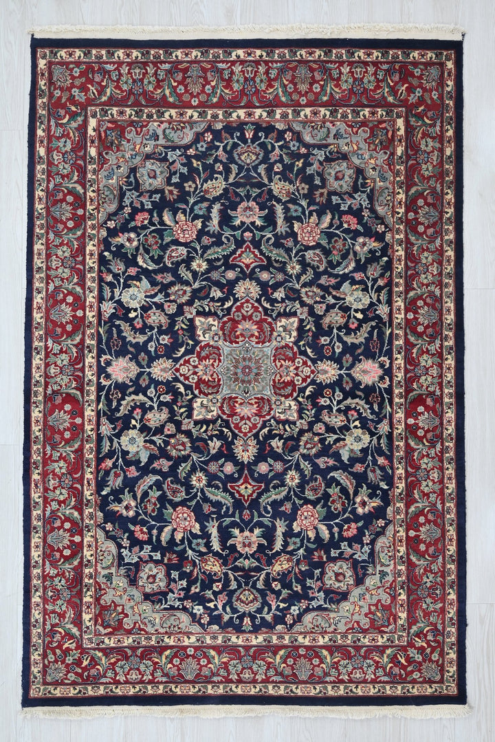 blue Accent rug 4' 0" x 6' 4"