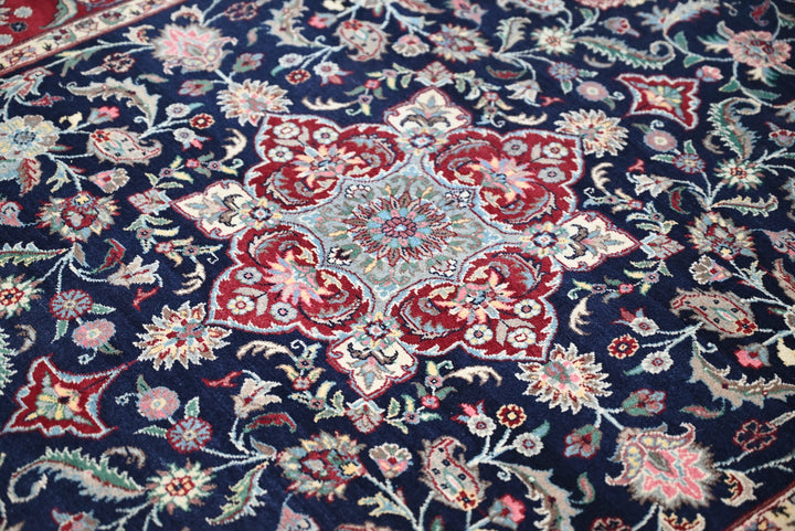 blue Accent rug 4' 0" x 6' 4"