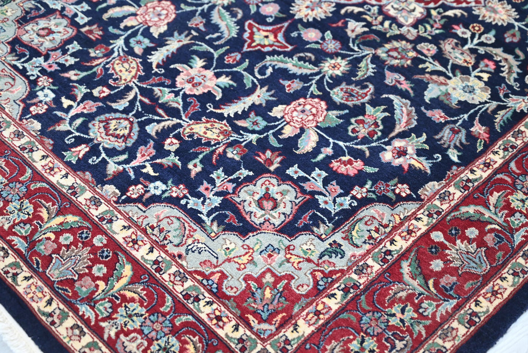 blue Accent rug 4' 0" x 6' 4"