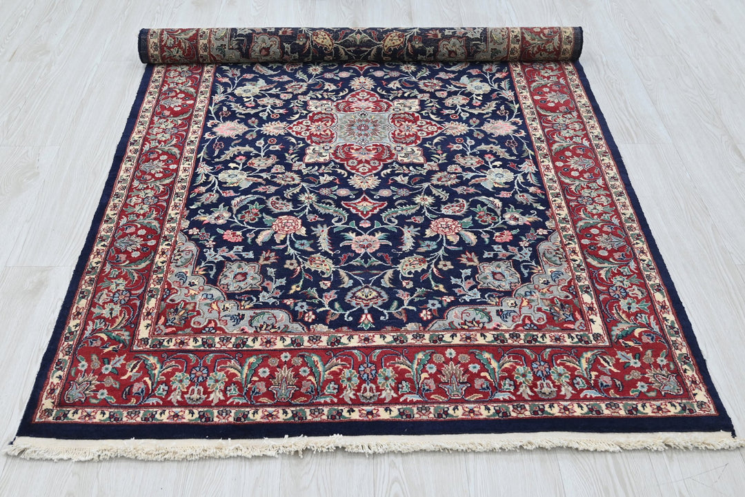 blue Accent rug 4' 0" x 6' 4"