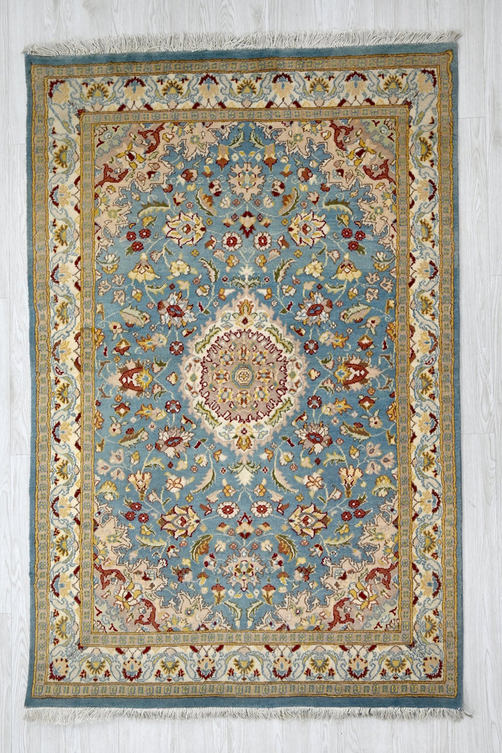 blue Accent rug 4' 0" x 6' 2"