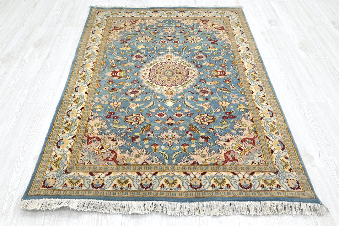 blue Accent rug 4' 0" x 6' 2"