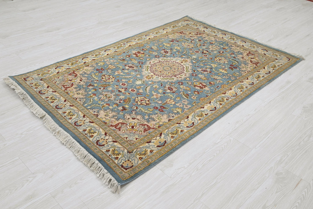blue Accent rug 4' 0" x 6' 2"