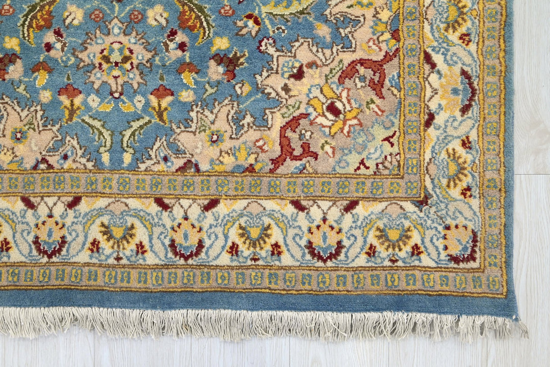 blue Accent rug 4' 0" x 6' 2"