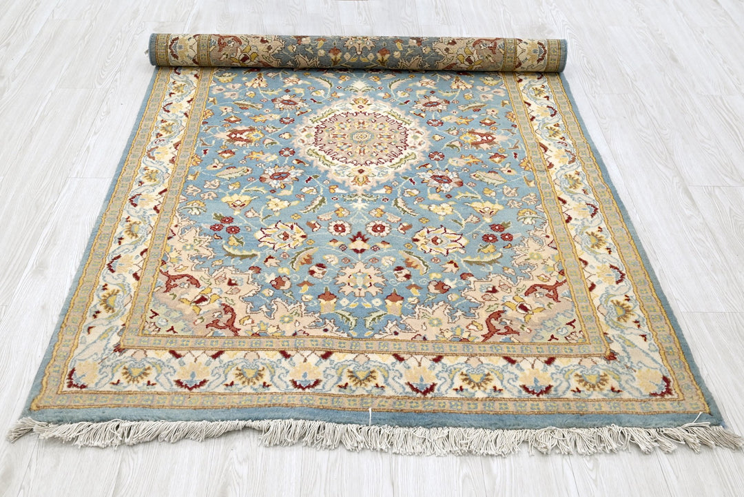 blue Accent rug 4' 0" x 6' 2"