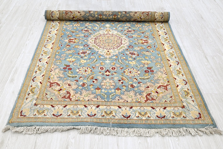 blue Accent rug 4' 0" x 6' 2"