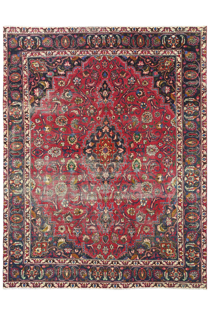 red Oversized rug 8' 11" x 11' 7"