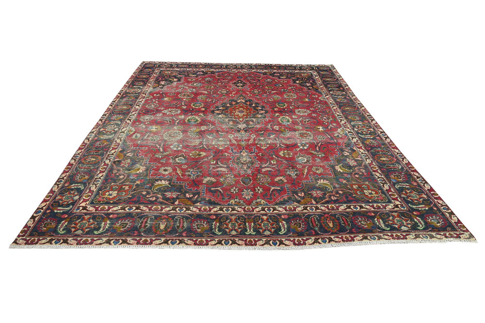 red Oversized rug 8' 11" x 11' 7"