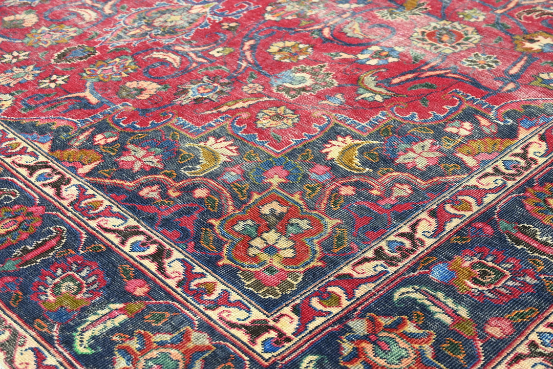 red Oversized rug 8' 11" x 11' 7"