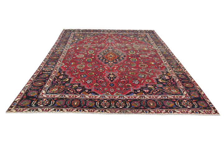 red Oversized rug 8' 11" x 11' 7"